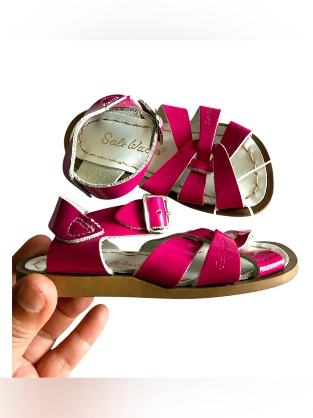 FUCHSIA SHINY SALTWATER SANDAL. Size 7